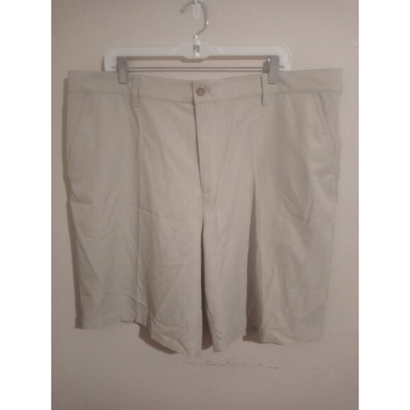 Izod Golf Shorts Mens 42 Brown Classic Fit Stretch Wicking Sun Control Poly New - Picture 1 of 11